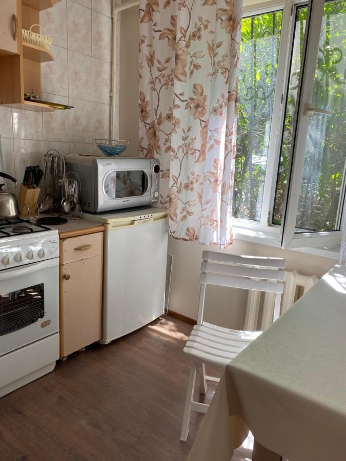 Flat Lägenhet Alma-Ata Exteriör bild